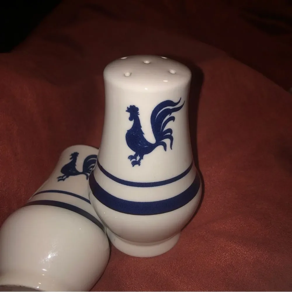 Home Blue And White Ceramic Rooster Salt Shaker Vintage country kitchen‎